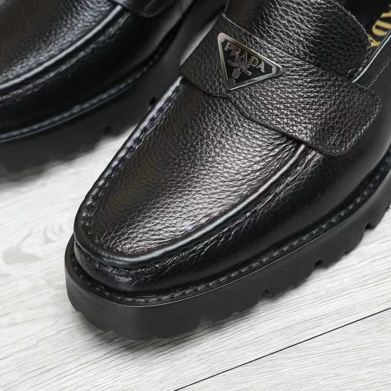Men's shoes 💰540 💰💰🎩🎩【Prada】Counter 1:1⬆️original reproduction, absolute quality🆗original outsole, high-quality imported rubber, wear-resistant and non-slip, never degummed, upper material: imported first-layer cowhide➕anti-slip foam outsole, official website material, inner material: water-dyed leather lining, 6 colors available! Code number 38-45